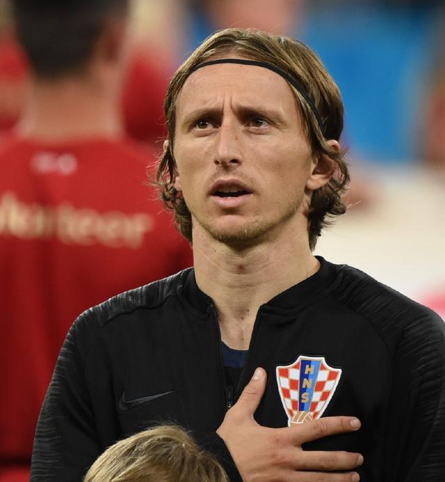 篮球湖人球迷为球队准备应援物