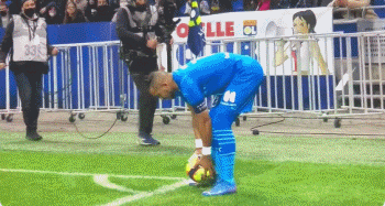 丹麦队防守稳固