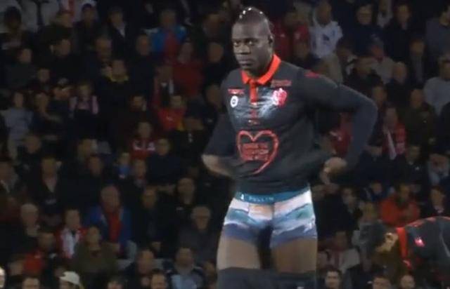 白科比？美媒对比里夫斯和科比前五个赛季数据，几乎一模一样