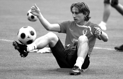 图片报：纽卡对谢什科的最新报价为8000万欧+500万欧浮动