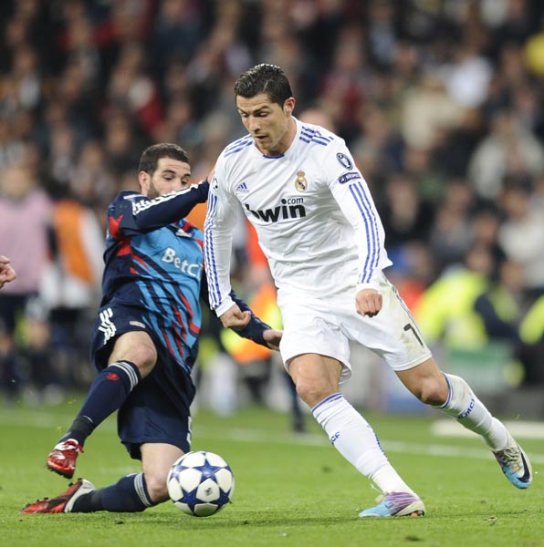 队记：斯玛特因背部伤势，将缺席今天对阵独行侠的比赛