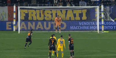 斯基拉：桑托斯正在努力推进内马尔续约，俱乐部有信心留下他