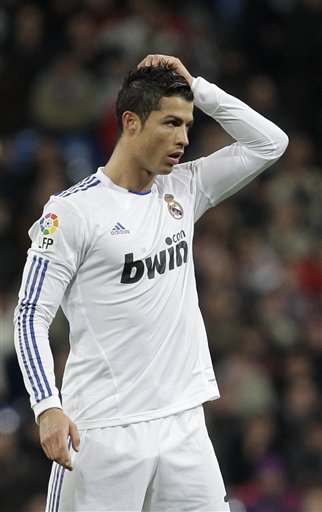 英超第15轮：B费2射1传姆伯莫芒特破门 曼联4-1狼队